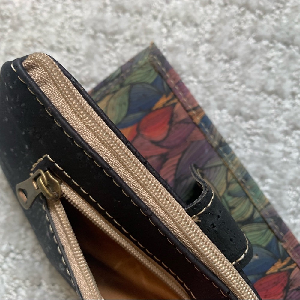 Colorful Leaf Pattern Wallet - Picture 5 of 8